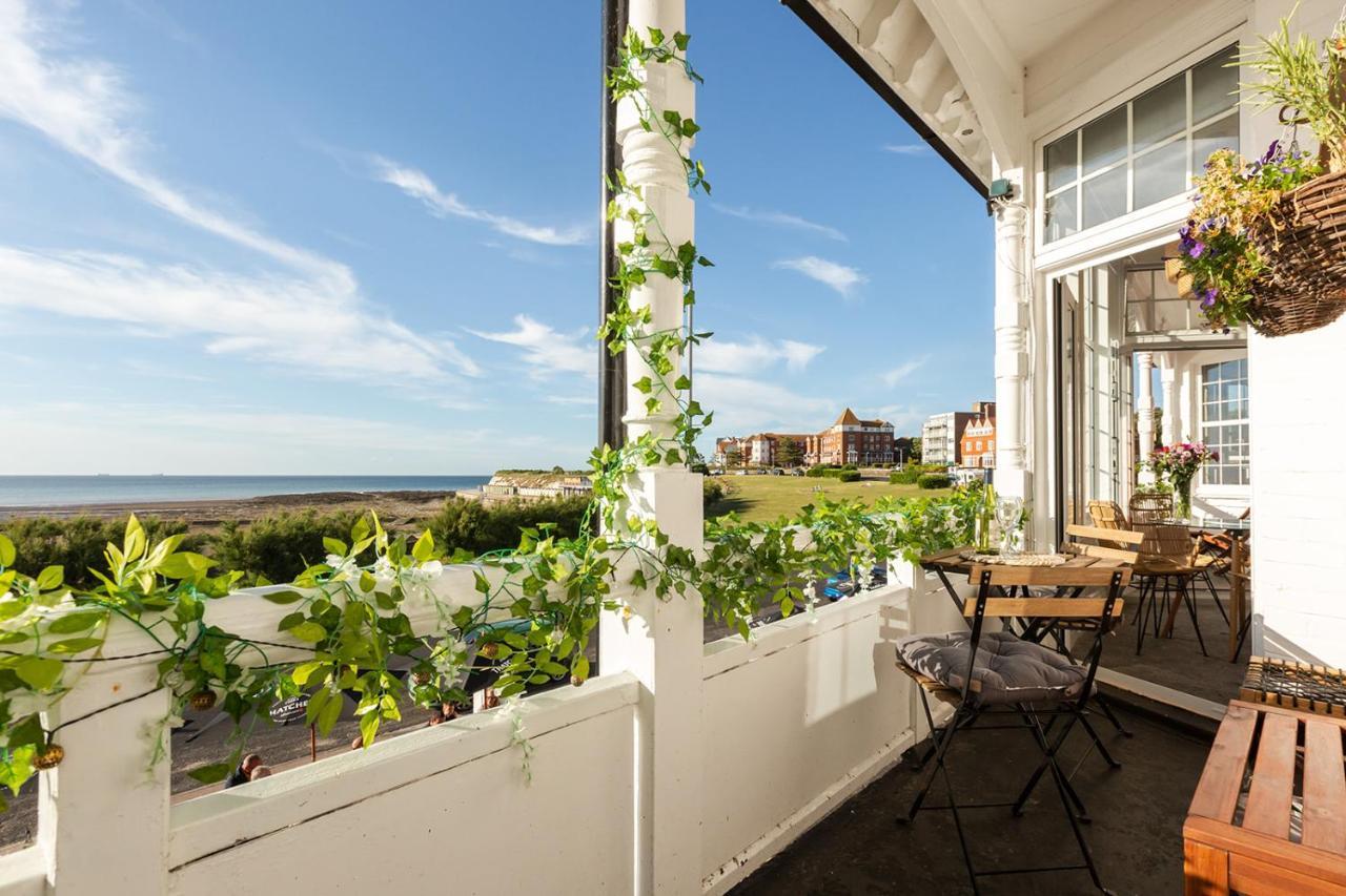 A View Of The Bay- Panoramic Sea Views- Sleeps 4 Apartment Westgate-on-Sea Ngoại thất bức ảnh